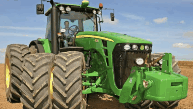 John Deere 8430 vs 8530: Exploring the Two Models